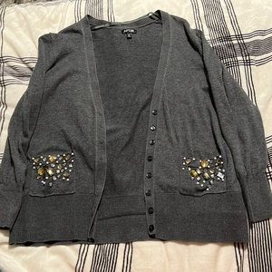 Gray sweater with pockets